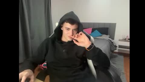Snapshot of thomassex0 chatting on 06.13.26 Thomas online show from 06.13.26
