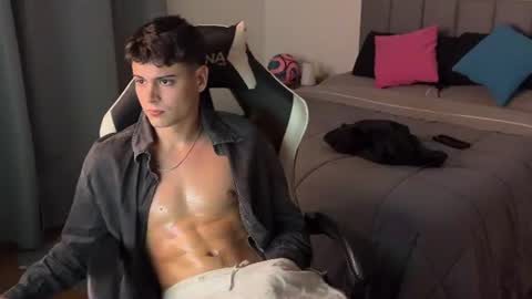 Snapshot of thomassex0 chatting on 06.24.26 Thomas online show from 06.24.26