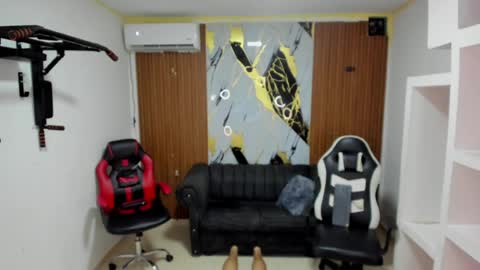 thomson_hot01 online show from 04.10.26