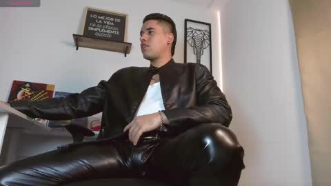 Snapshot of thonydupont chatting on 09.20.25 thonydupont online show from 09.20.25