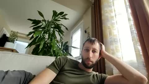 throwawayafteruse20202 online show from 11.17.25