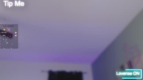 Snapshot of tiabellaxxx chatting on 09.24.25 Tia Bella online show from 09.24.25