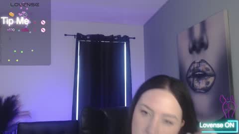 Snapshot of tiabellaxxx chatting on 11.12.25 Tia Bella online show from 11.12.25