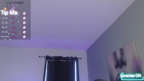 Snapshot of tiabellaxxx chatting on 11.16.25 Tia Bella online show from 11.16.25