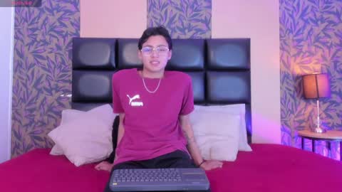 Snapshot of tian_sex chatting on 05.15.26 online show from 05.15.26