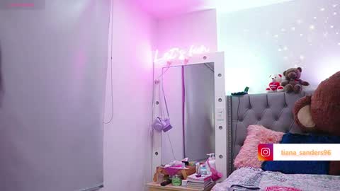 Snapshot of tiana_sanders chatting on 02.26.25 TATIANA online show from 02.26.25