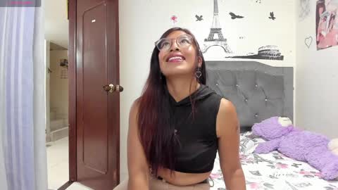 Snapshot of tiana_violet chatting on 04.21.26 tiana_violet online show from 04.21.26