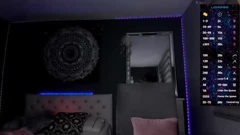 Tian Zilac online show from 11.23.25