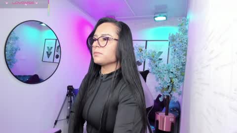 Tiara  online show from 04.12.26