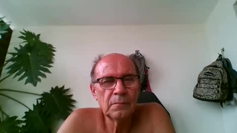 Snapshot of tiaretiareopui chatting on 01.15.26 tiaretiareopui online show from 01.15.26