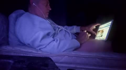 Snapshot of tibennn74999 chatting on 01.04.25 tibennn74999 online show from 01.04.25