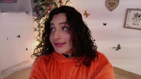 Snapshot of tich__ chatting on 01.06.25 TICH online show from 01.06.25