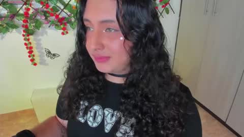 Snapshot of tich___ chatting on 05.31.26 tich___ online show from 05.31.26
