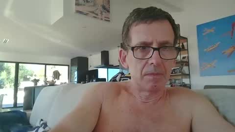 JustMe online show from 01.05.25