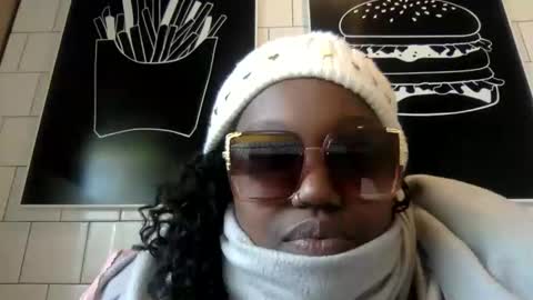 Snapshot of tierrahenri chatting on 01.07.25 Tierra Henri online show from 01.07.25