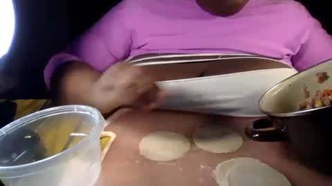 Snapshot of tierrahenri chatting on 02.14.25 Tierra Henri online show from 02.14.25