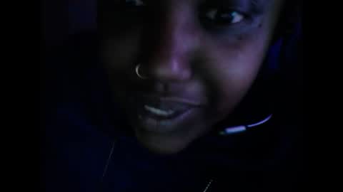 Snapshot of tierrahenri chatting on 11.21.25 Tierra Henri online show from 11.21.25