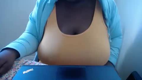 Snapshot of tierrahenri chatting on 01.11.26 Tierra Henri online show from 01.11.26