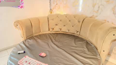 Tifani brown online show from 02.03.26