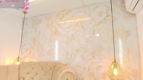 Tifani brown online show from 02.05.26