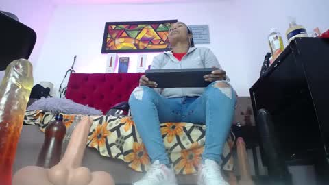 Tifanny Nails  online show from 09.12.25