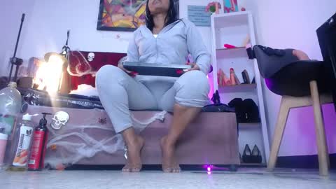 Tifanny Nails  online show from 10.21.25