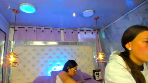 Snapshot of tifanny_val chatting on 07.10.26 Tifanny y Vale online show from 07.10.26