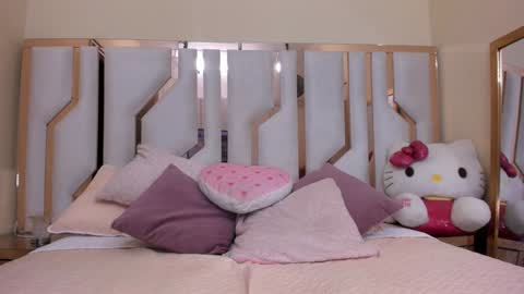    online show from 02.03.25