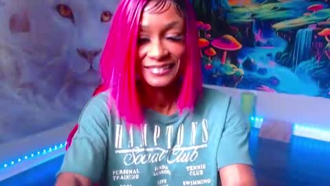 Tiffani Love online show from 09.16.25