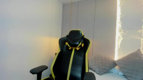 T I F F A N N Y online show from 04.07.26