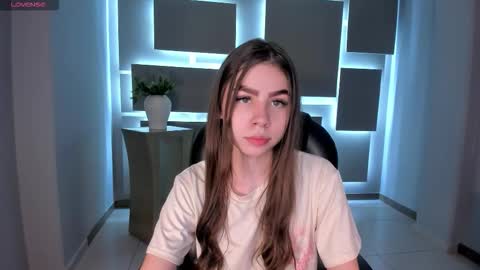 Tiffanny Sins online show from 11.08.25