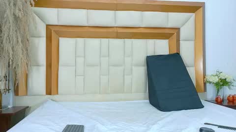 tiffannyvalentine online show from 03.22.26