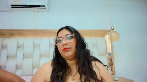 Snapshot of tiffantyandstacy chatting on 02.14.26 Tiffany and Stacy online show from 02.14.26