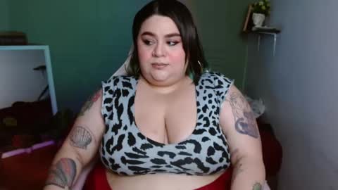 Snapshot of tiffany_laurens chatting on 02.01.25 dont forget ask for custom vids online show from 02.01.25