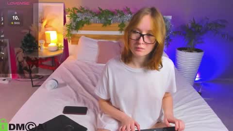 tiffany_roy online show from 01.09.25