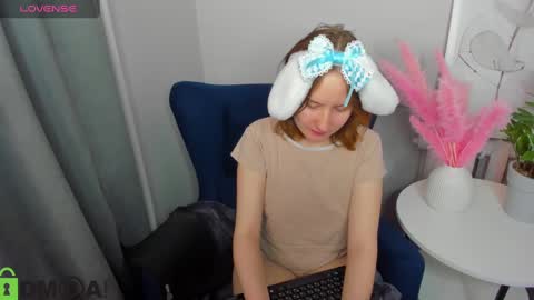 tiffany_roy online show from 01.28.25