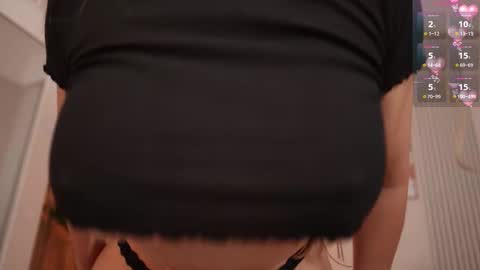 Snapshot of tiffany_sims chatting on 10.19.25 Tiffany online show from 10.19.25