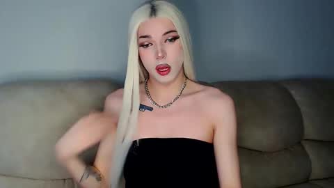 Snapshot of tiffany_smitch chatting on 11.09.25 Tif online show from 11.09.25