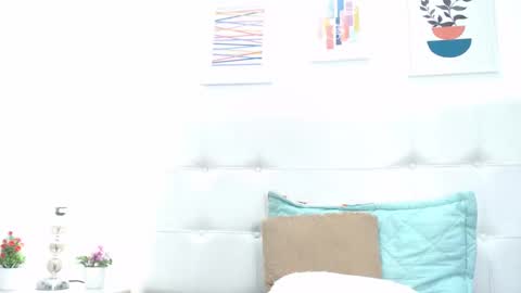 Tifanny Fox online show from 03.04.25