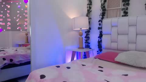 Snapshot of tiffanygh_ chatting on 11.26.25 Tiffany online show from 11.26.25