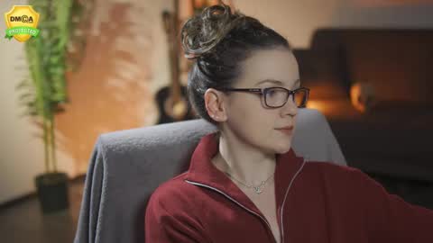 tiffanyriox online show from 02.20.26