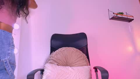 Snapshot of tiffvalentinee_ chatting on 10.06.25 Tiffany online show from 10.06.25