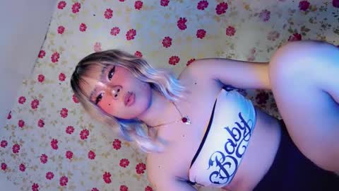 Snapshot of tight_elliana chatting on 04.22.26 tight_elliana online show from 04.22.26