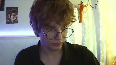 Snapshot of timbunnyy chatting on 05.20.26 Wille online show from 05.20.26