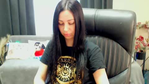 Luisa online show from 05.15.26