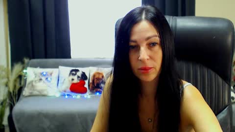 Luisa online show from 08.04.26