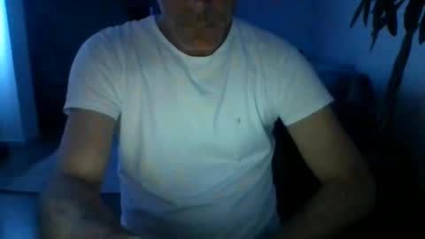 Snapshot of times20 chatting on 10.09.25 times20 online show from 10.09.25