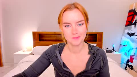 Snapshot of timissi chatting on 01.19.25 Timis but I prefer you whisper to my ear my girl online show from 01.19.25