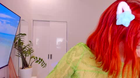 Snapshot of timissi chatting on 01.31.25 Timis but I prefer you whisper to my ear my girl online show from 01.31.25