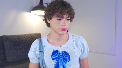 Snapshot of timmyshy chatting on 01.11.25 timmyshy online show from 01.11.25